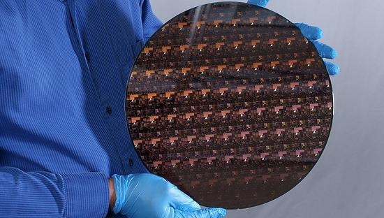 IBM推出全球首个2纳米芯片制造技术产业前景如何