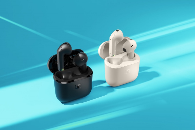 A black and white wireless earbuds

Des<em></em>cription automatically generated